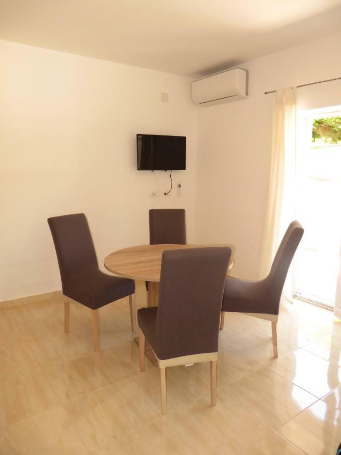 Luka Apartments Biograd Na Moru Bagian luar foto