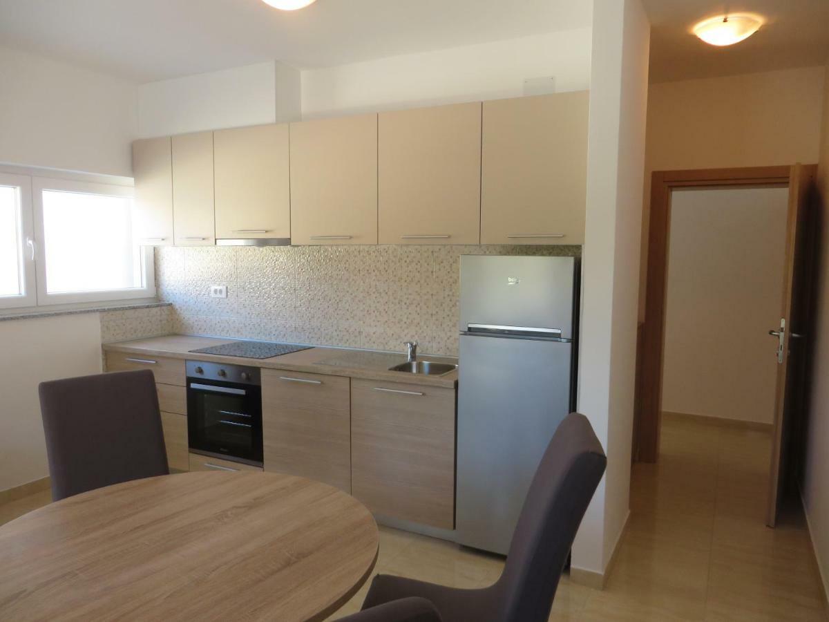 Luka Apartments Biograd Na Moru Bagian luar foto