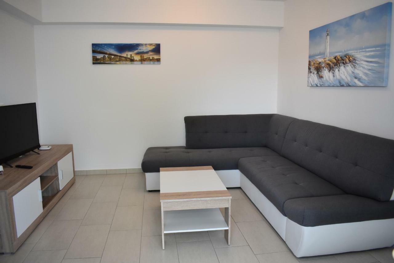 Luka Apartments Biograd Na Moru Bagian luar foto